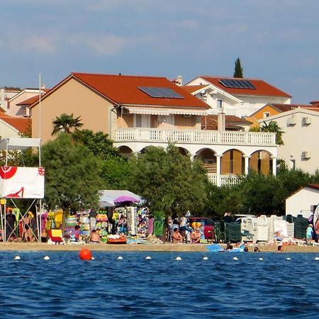 Beach Apartments Roza - The Garden Apartment Biograd Na Moru Dış mekan fotoğraf