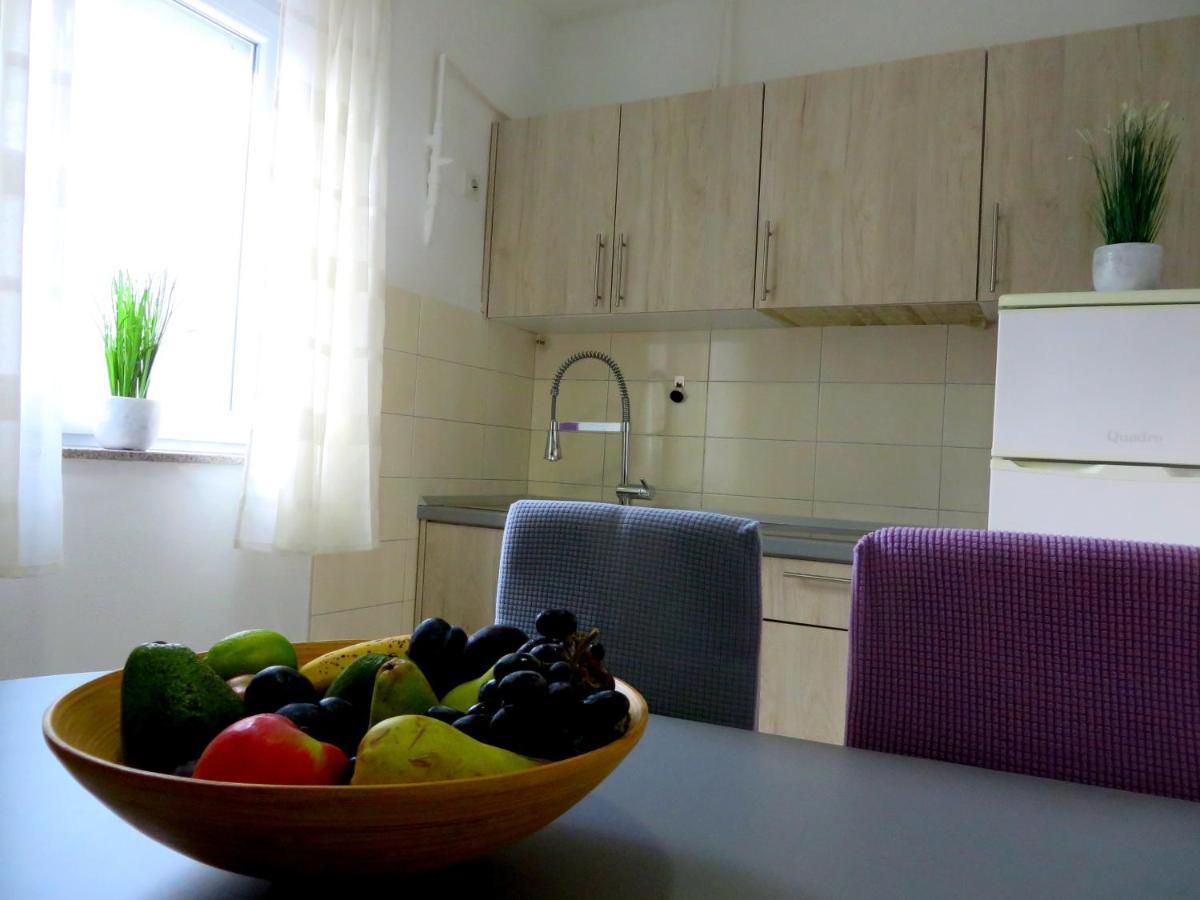 Beach Apartments Roza - The Garden Apartment Biograd Na Moru Dış mekan fotoğraf