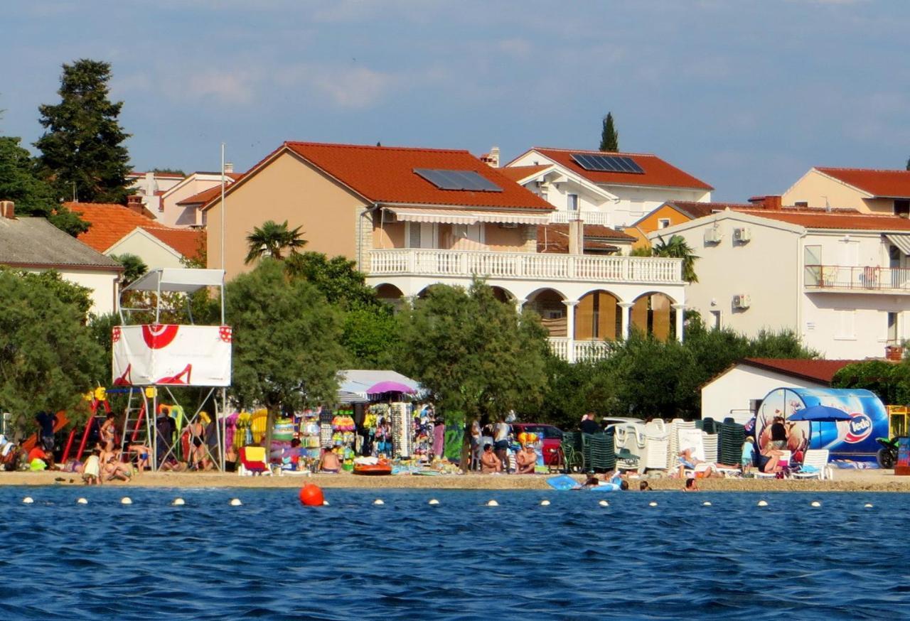 Beach Apartments Roza - The Garden Apartment Biograd Na Moru Dış mekan fotoğraf