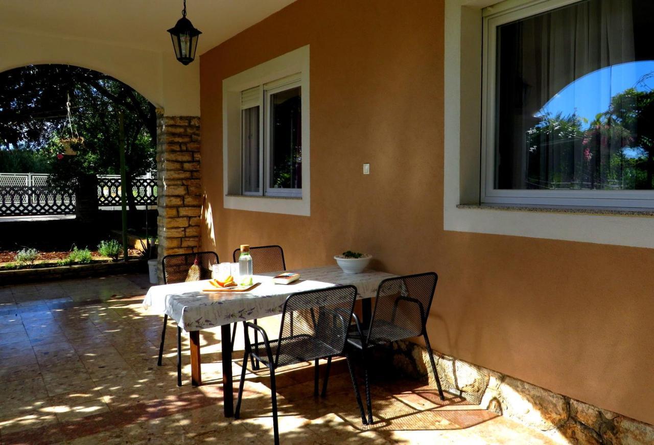 Beach Apartments Roza - The Garden Apartment Biograd Na Moru Dış mekan fotoğraf